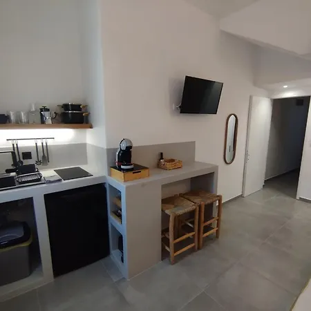 Maria's Garden Apartment *